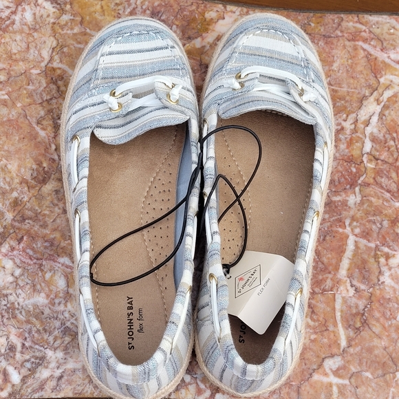 St. John’s Bay Comfort Flats Slip On Sneakers Sz 9 - Picture 12 of 15